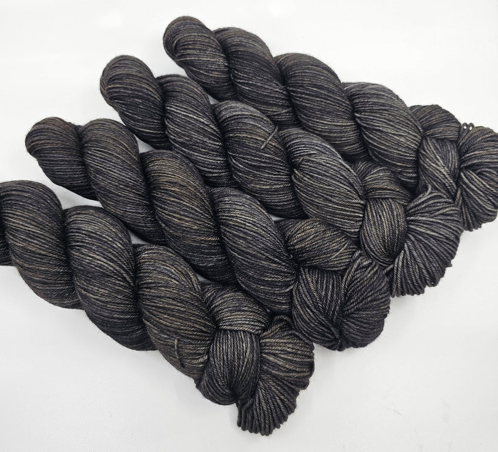 Black Cat - Tonal DK 100 - CHAOS Fiber Co