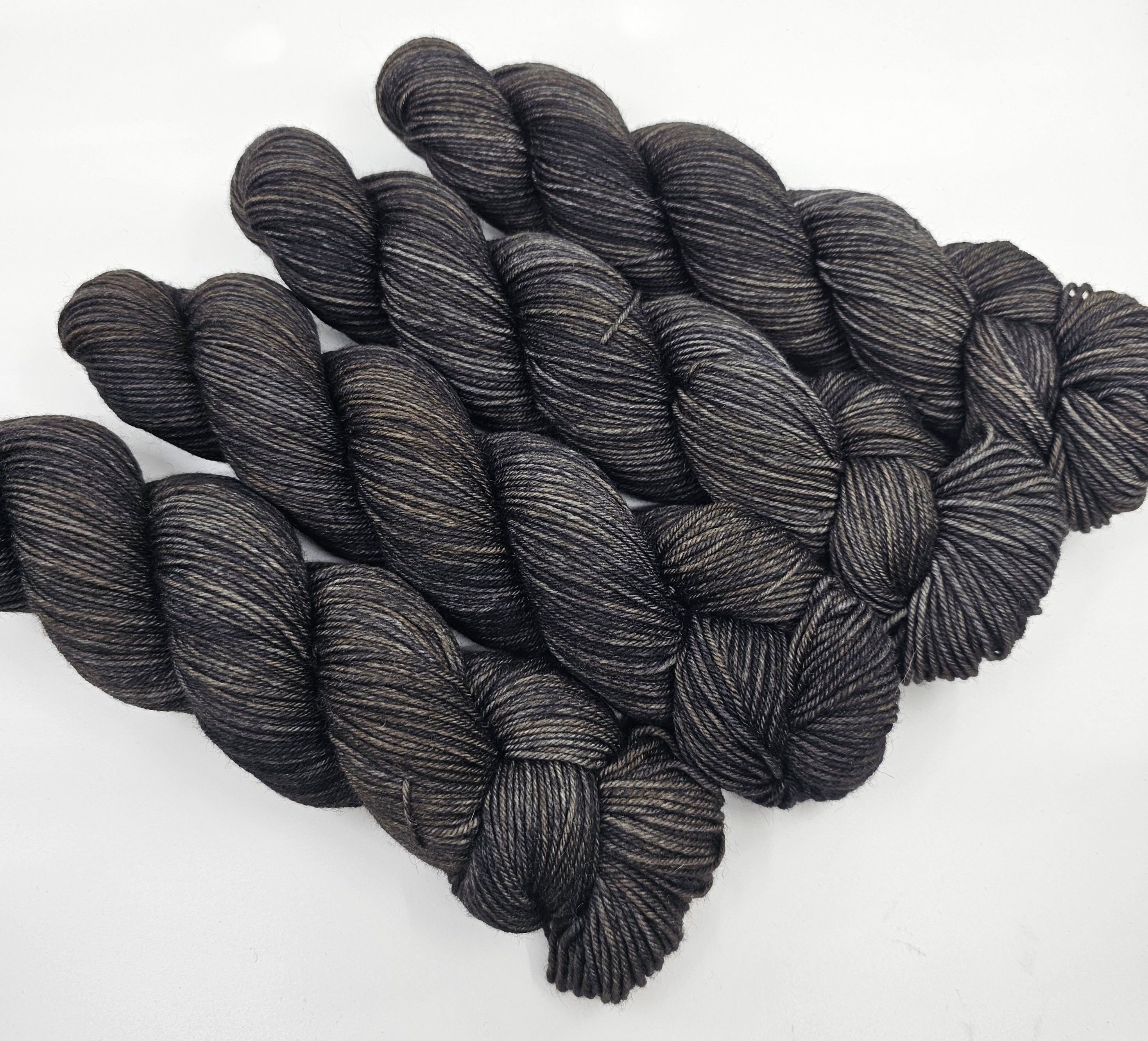 Black Cat - Tonal DK 100