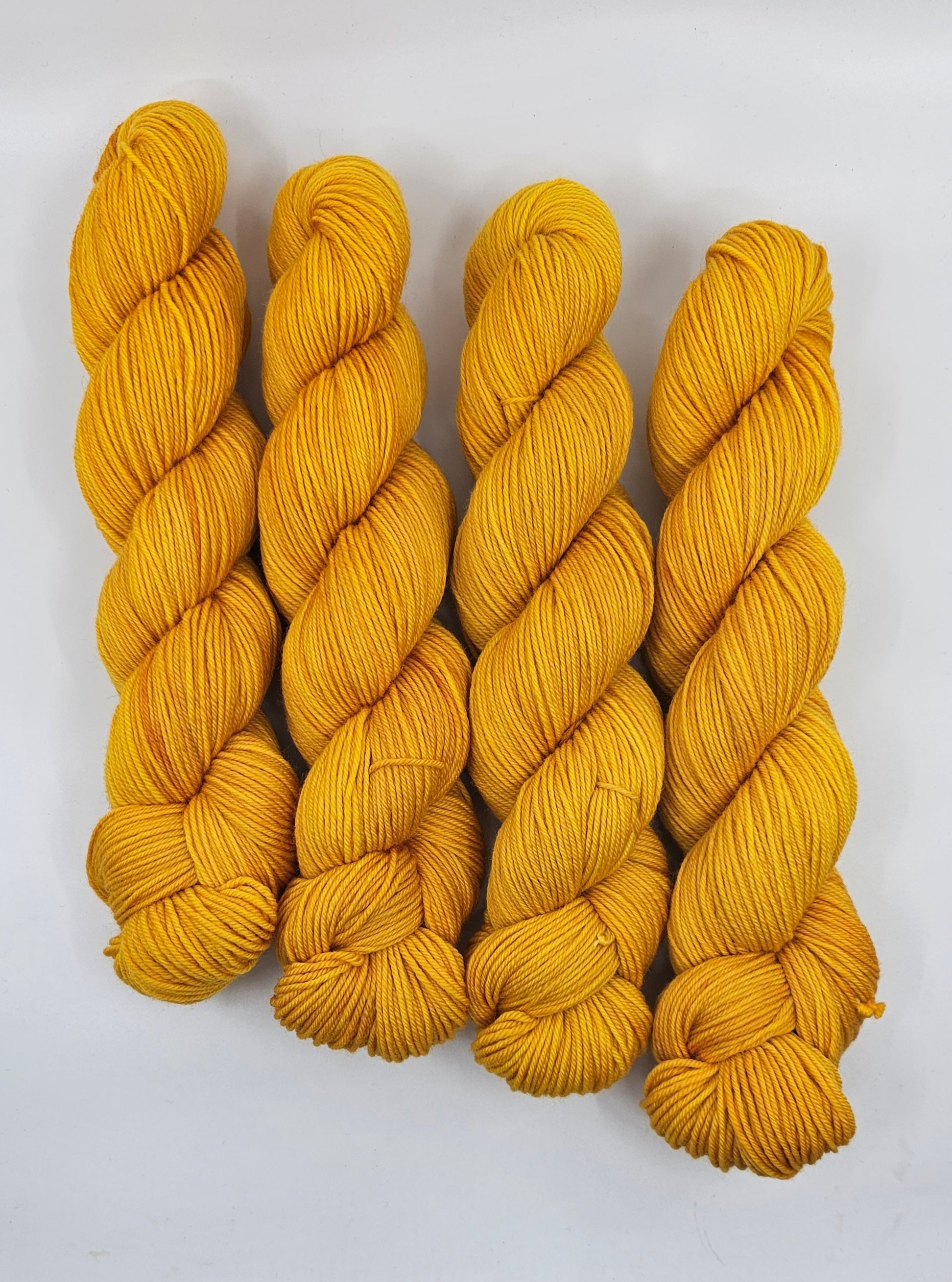 Golden - Tonal DK 100