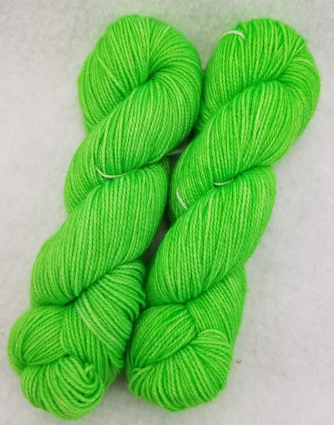 Hot Green - Tonal Twist 50 - Crafting My Chaos